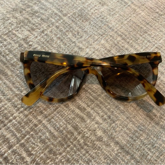 MIU MIU Sunglasses - Picture 3 of 7